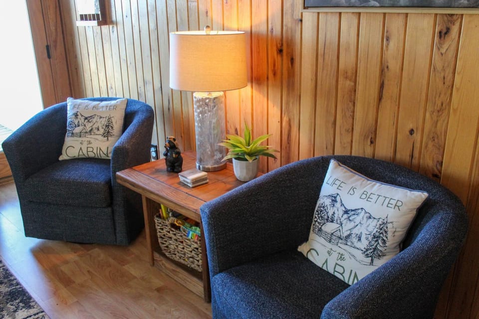 Living room, Seating area