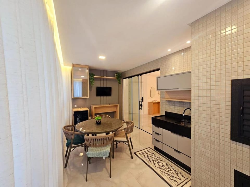 Lindo Apto novo 3 suítes no coração de Meia Praia Apartment in Porto Belo