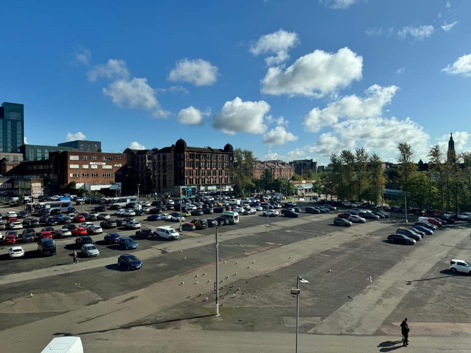 Skyline Serenity Cost Flat Apartment in Glasgow