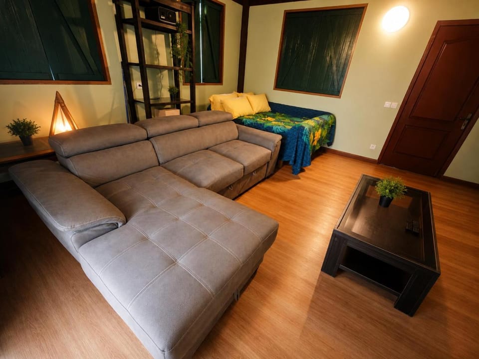 Bed, Seating area, Bedroom