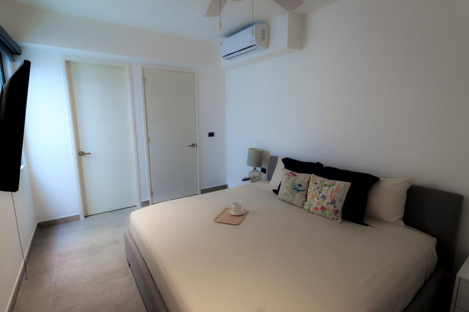 Bed, Bedroom, air conditioner