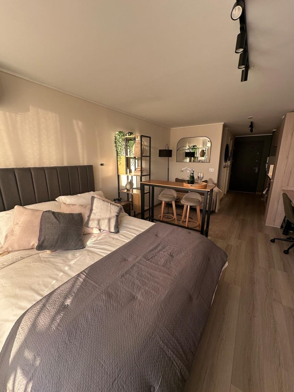 Warm Studio Ñuñoa - Metro Santiago L3 Equipped Connected Apartment in Santiago