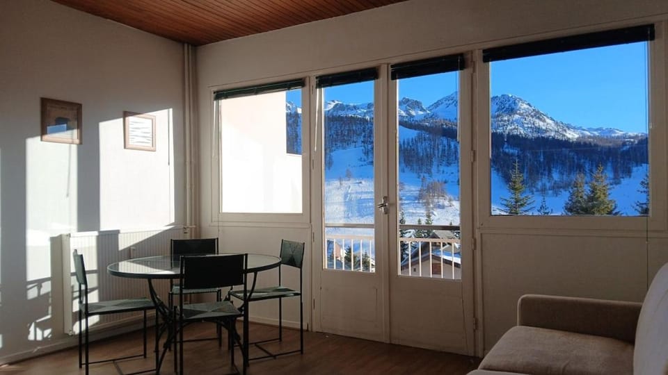 Studio 4 personnes, superbe vue sur les pistes Apartment in Montgenèvre