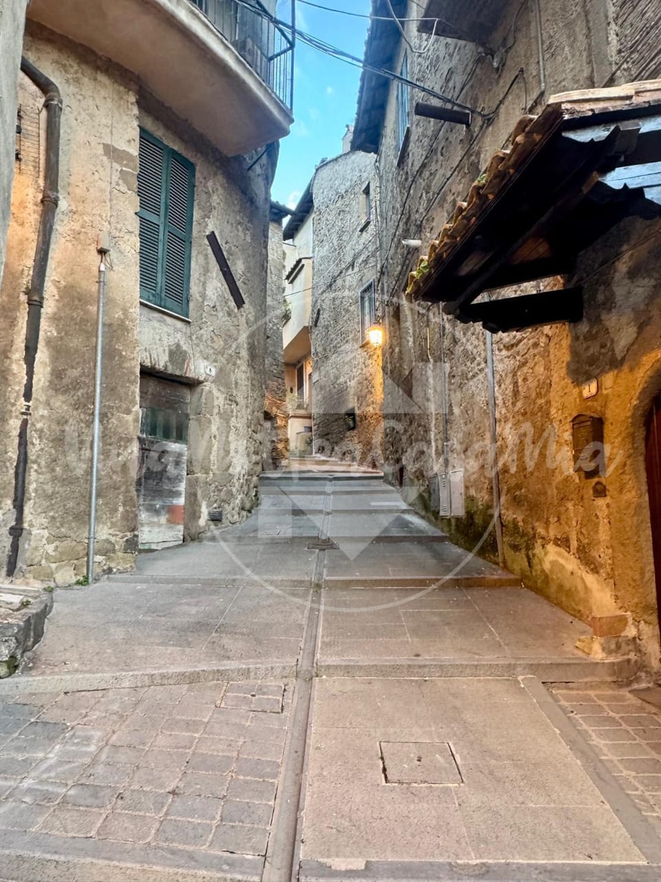 Neighbourhood, Street view