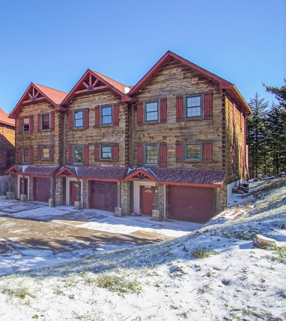 Property building, Day, Winter