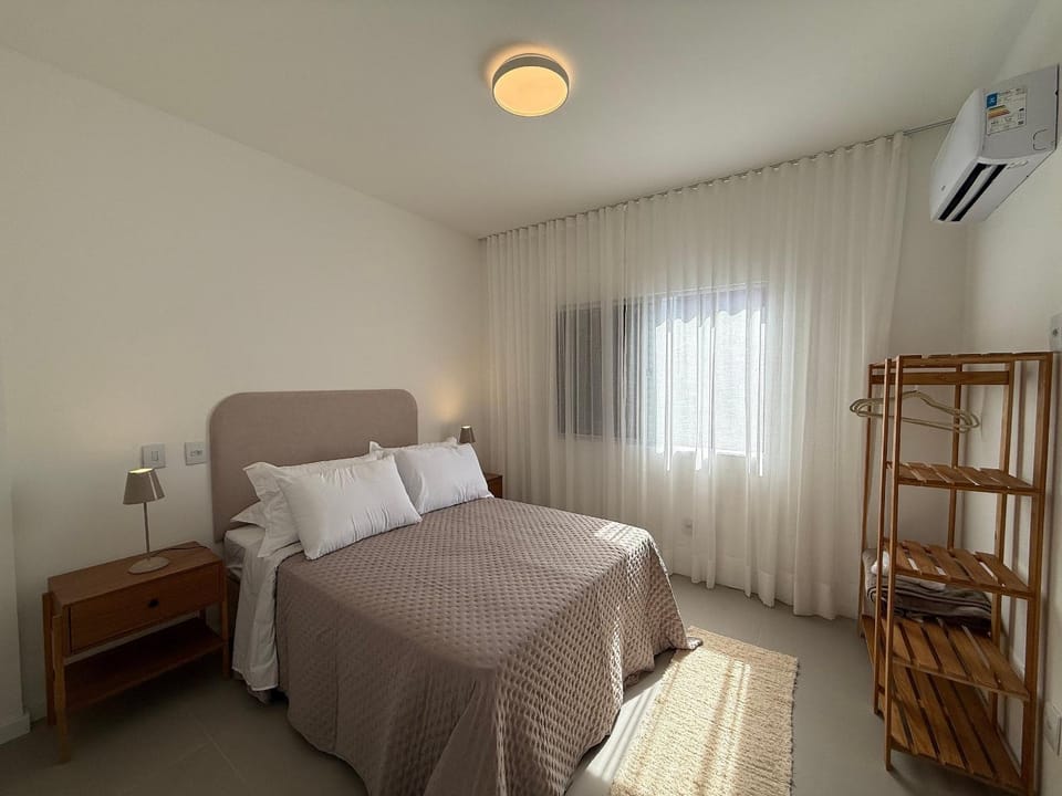 Bed, Photo of the whole room, Bedroom, air conditioner