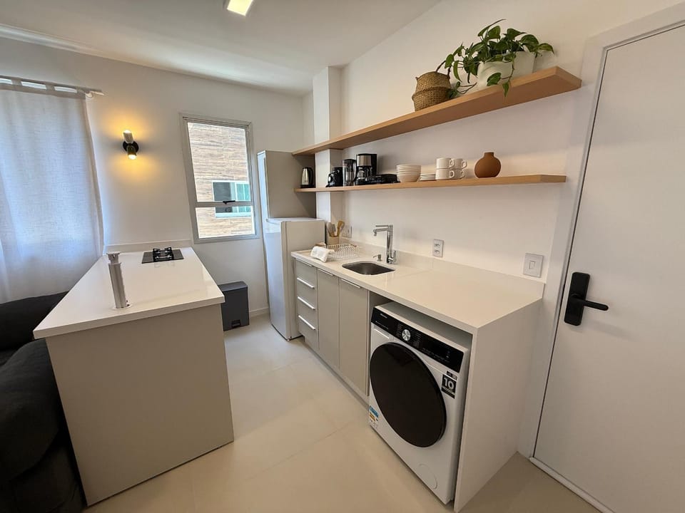Coffee/tea facilities, Kitchen or kitchenette, Meals, Breakfast, Lunch