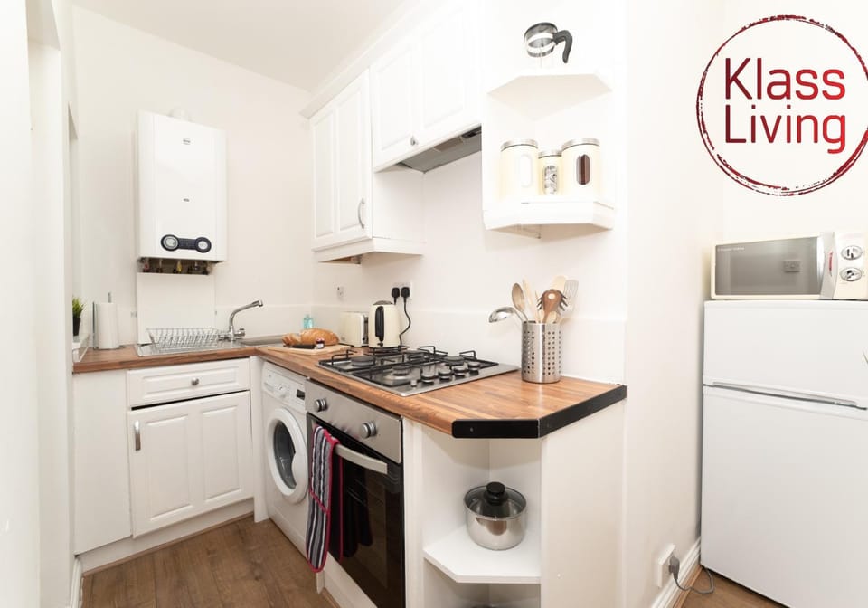 Coffee/tea facilities, Kitchen or kitchenette, Decorative detail, Guests, group of guests, Family
