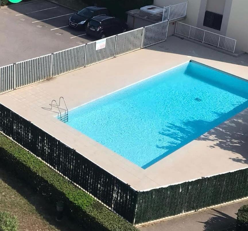 Un Date Love au bord de la Piscine Apartment in Canet-en-Roussillon