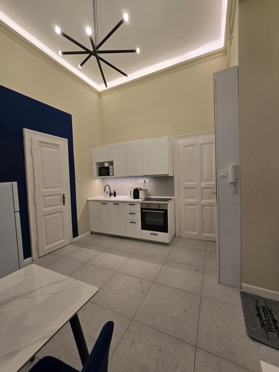 Coffee/tea facilities, Kitchen or kitchenette, Dining area, dishwasher, oven, stove, toaster