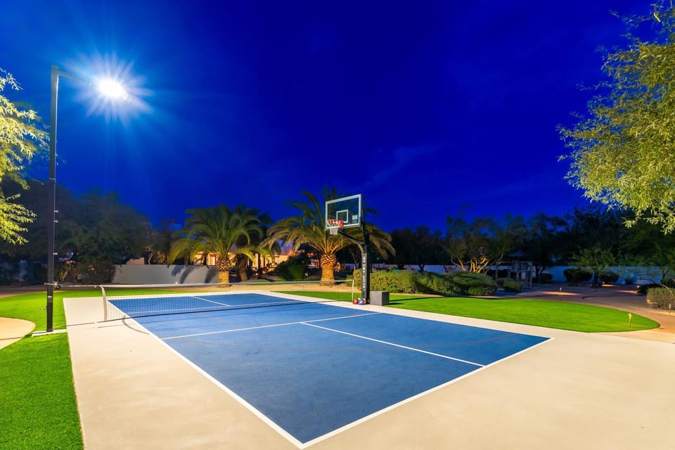3MillionLuxWaterSlide GetawayPickleBallGolf Villa in Scottsdale