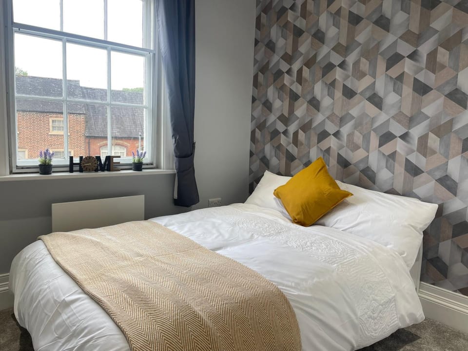 Cozy & unique two bedroom apt in the heart of town Apartment in England