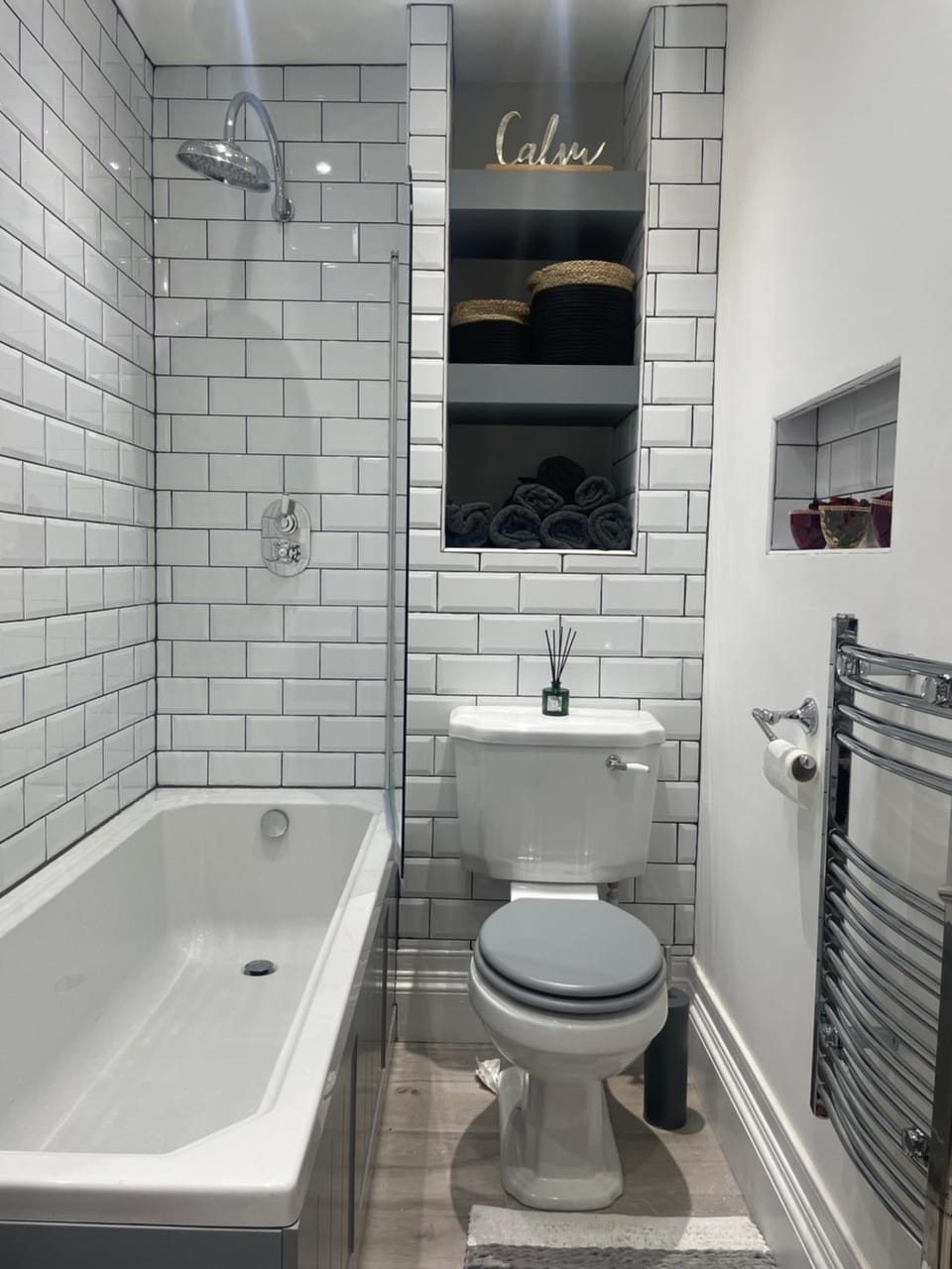 Cozy & unique two bedroom apt in the heart of town Apartment in England