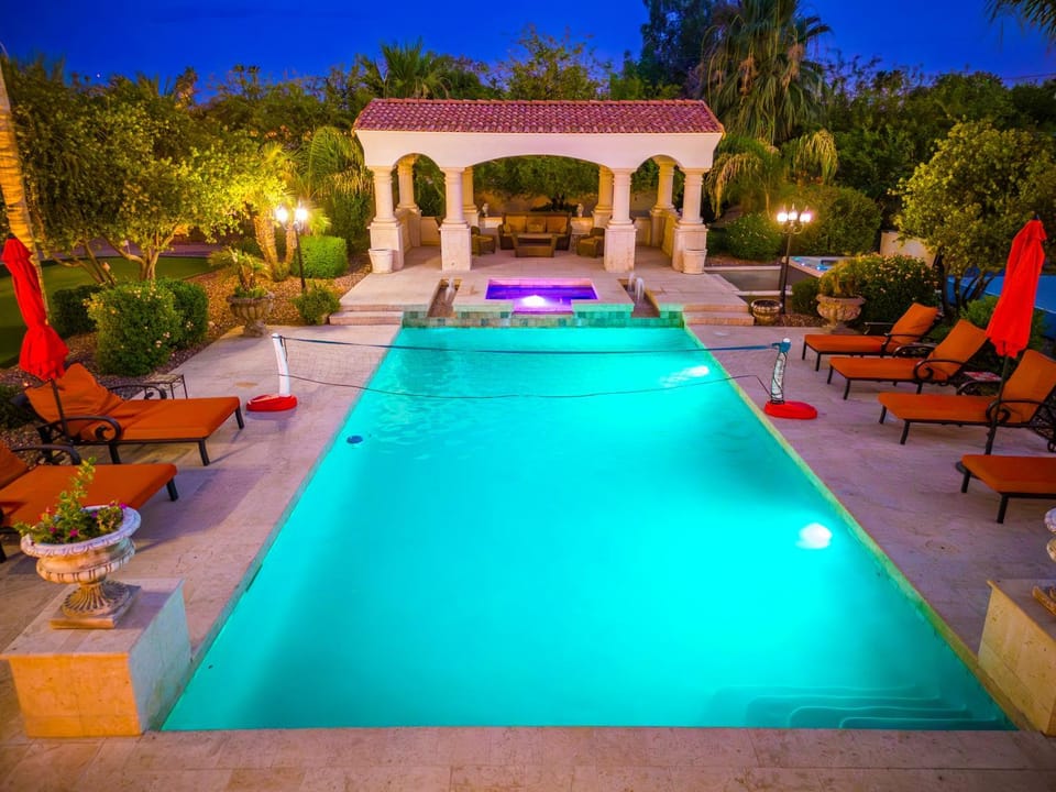 ParadiseCastlePickleballCrtPuttSpaRoomGameRm House in Scottsdale