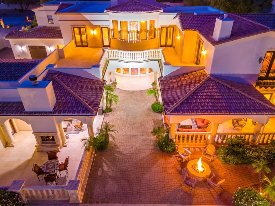 ParadiseCastlePickleballCrtPuttSpaRoomGameRm House in Scottsdale