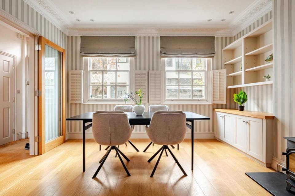 Luxury House with 3 Ensuite Bedrooms in Paddington Apartment in City of Westminster