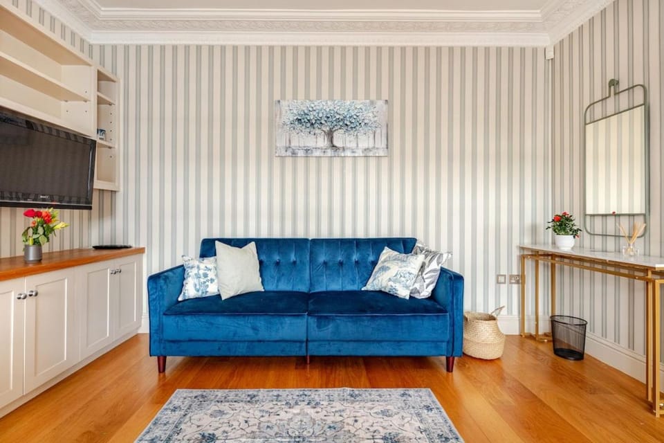Luxury House with 3 Ensuite Bedrooms in Paddington Apartment in City of Westminster