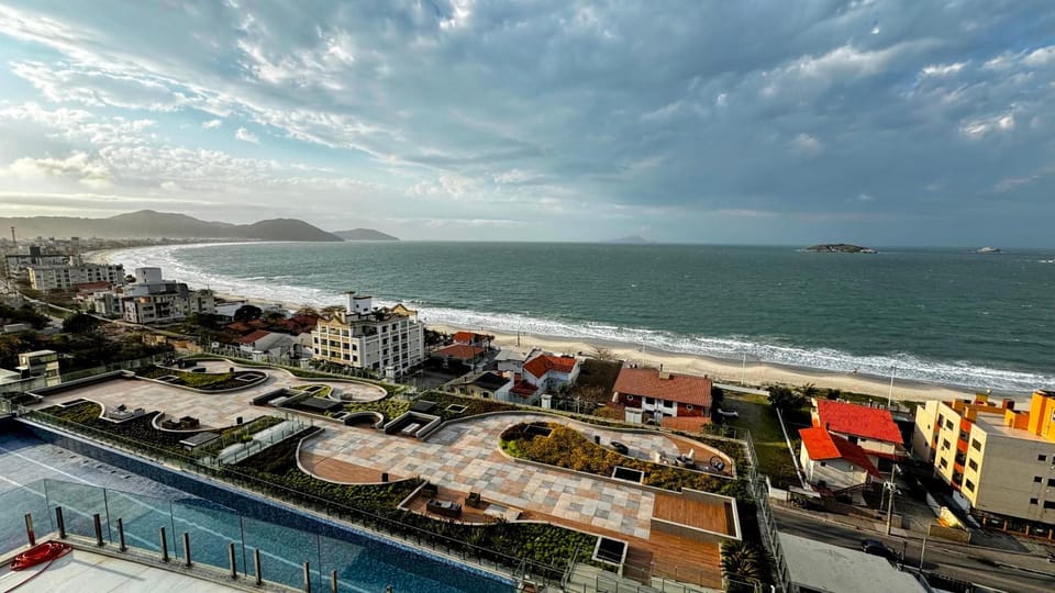 Property building, Nearby landmark, Day, Natural landscape, Bird's eye view, Beach, City view, Mountain view, Pool view, Sea view, Swimming pool