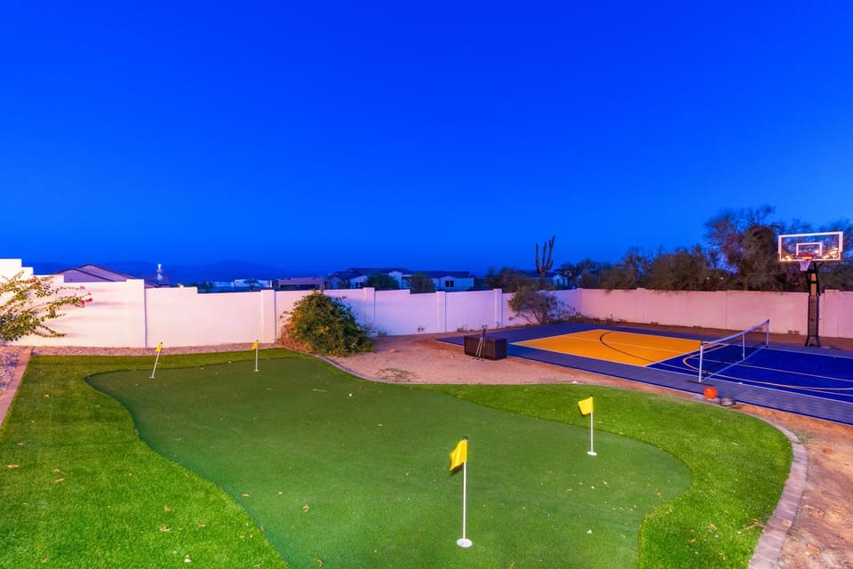 DreamResortPickleballcourtWaterslideGolfSpa Villa in Scottsdale