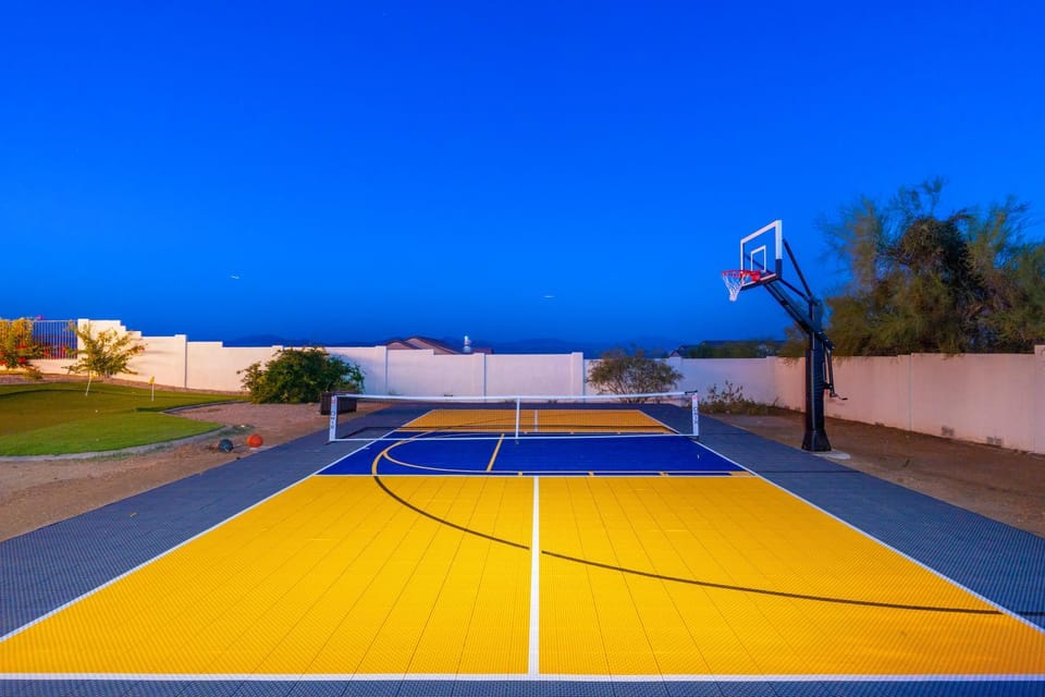 DreamResortPickleballcourtWaterslideGolfSpa Villa in Scottsdale