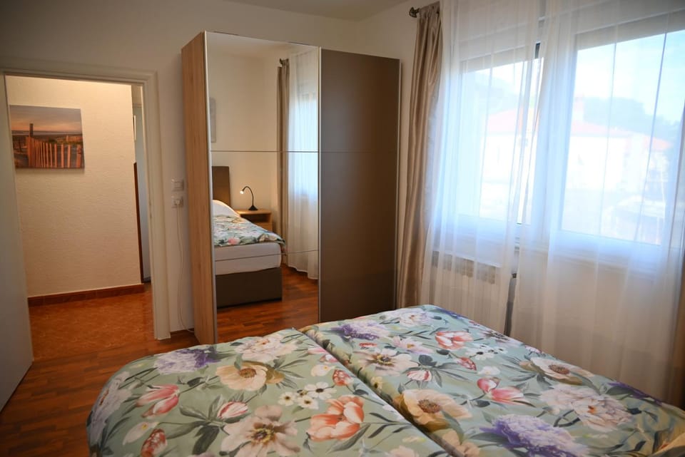 Bed, Bedroom, wardrobe