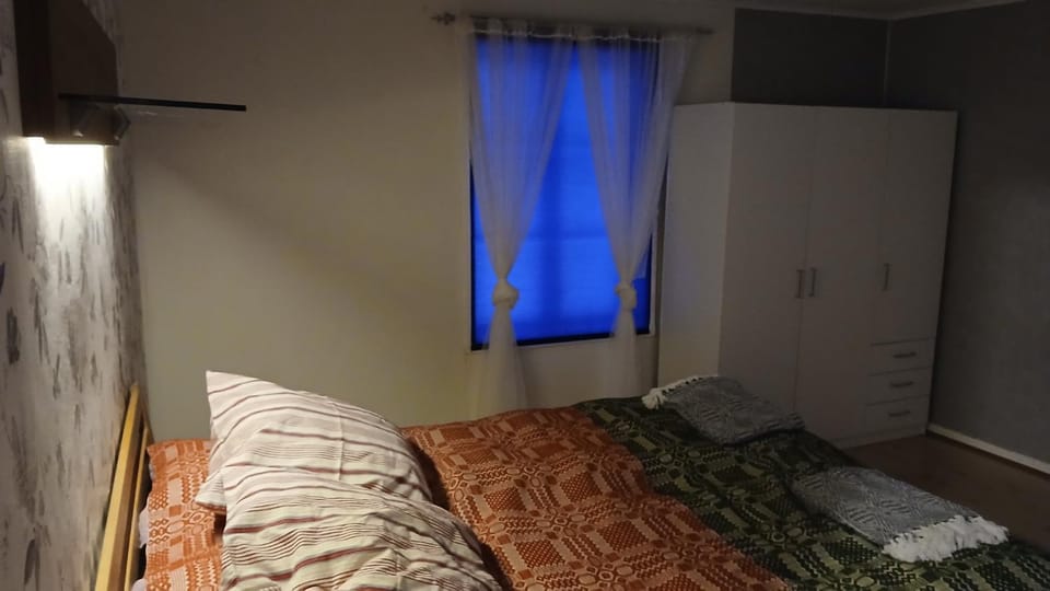 Bedroom, wardrobe