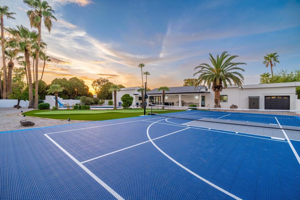 Multimillion ResortVillaWaterslidePickleball CourtPuttting greenspagameroom House in Scottsdale