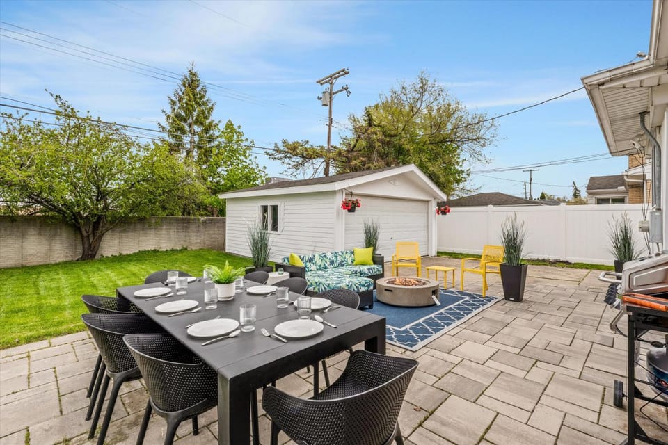 Patio, BBQ facilities, Garden, Seating area, Dining area, fireplace