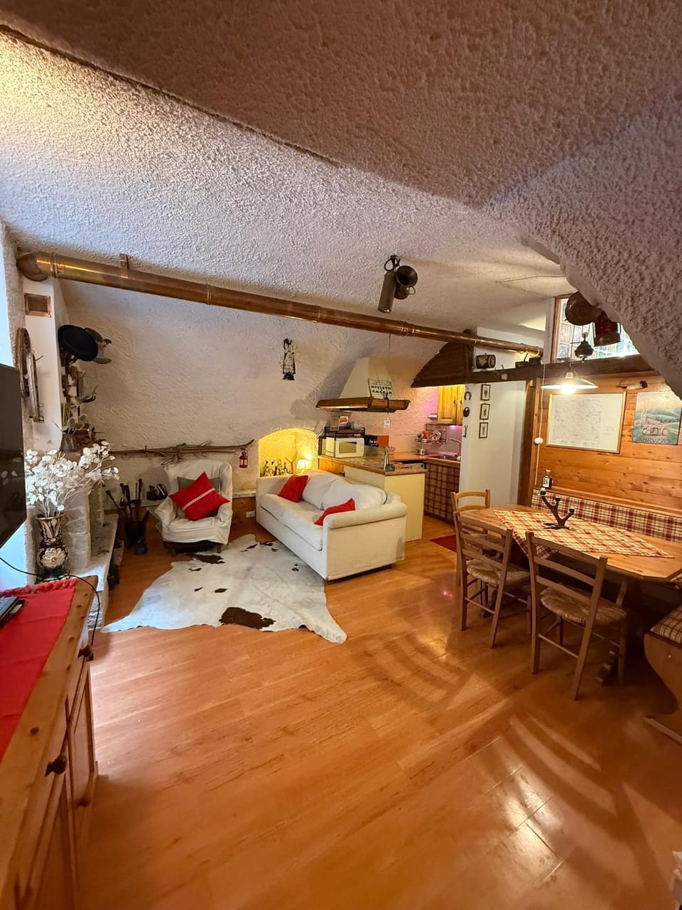 Living room, Dining area