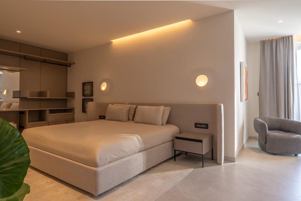Bed, Photo of the whole room, Bedroom