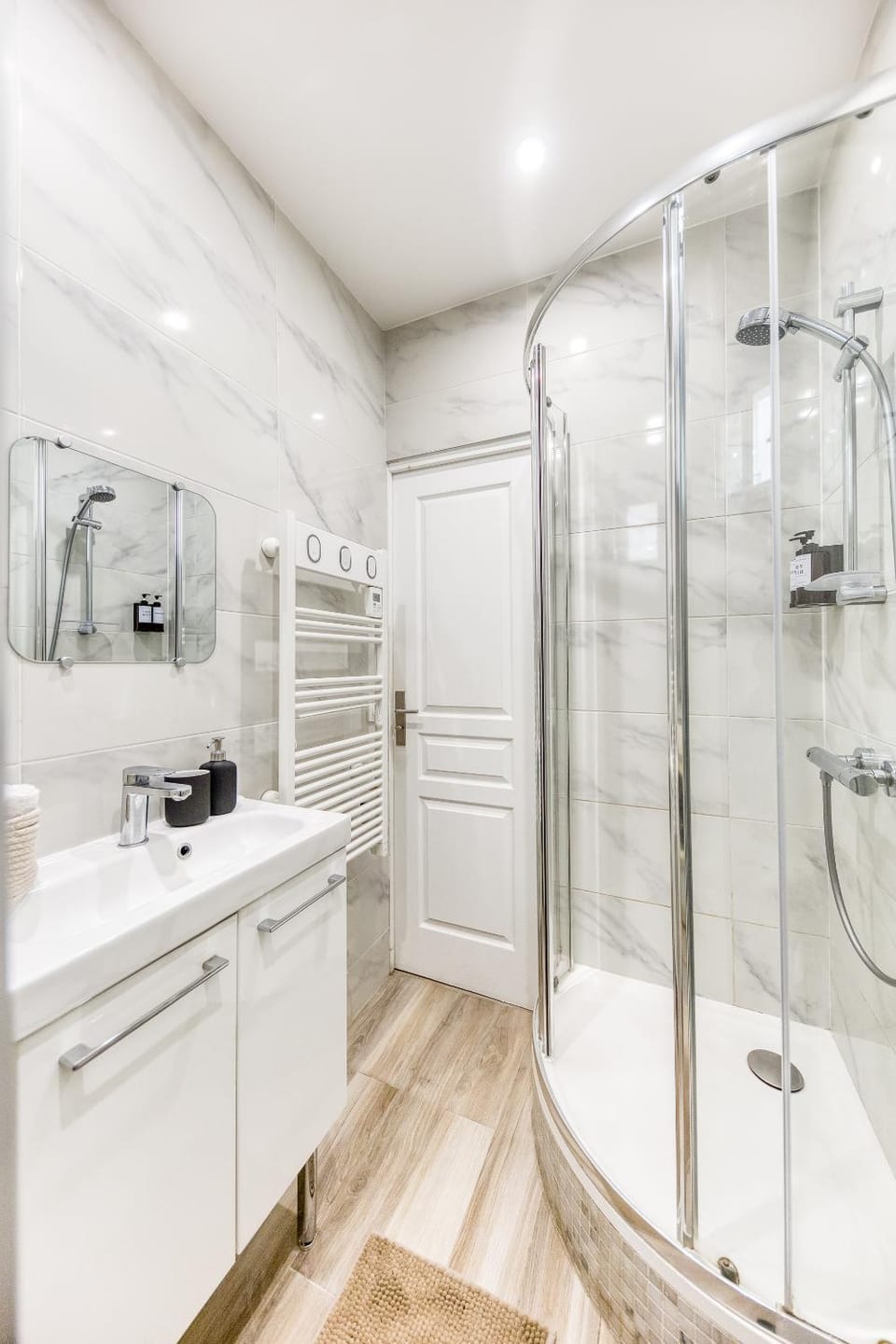Shower, Bathroom, towels