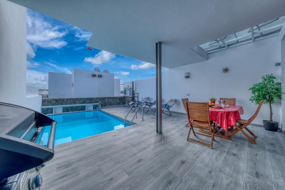 Balcony/Terrace, Swimming pool