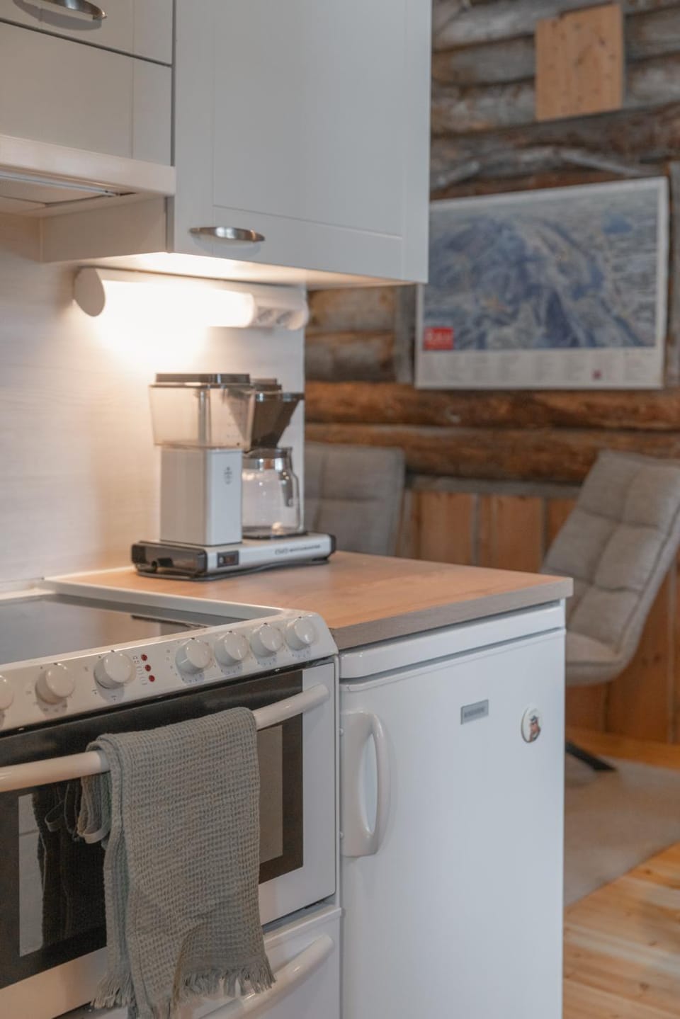 Kitchen or kitchenette, stove