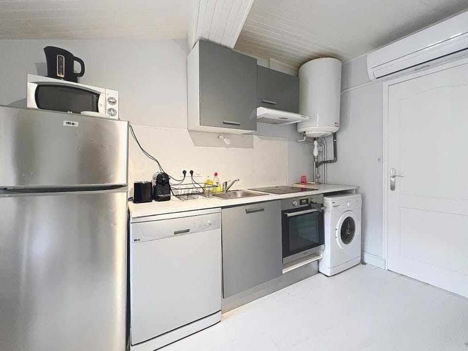 Cozy apartment Oullins metro B 100 m Apartment in Lyon