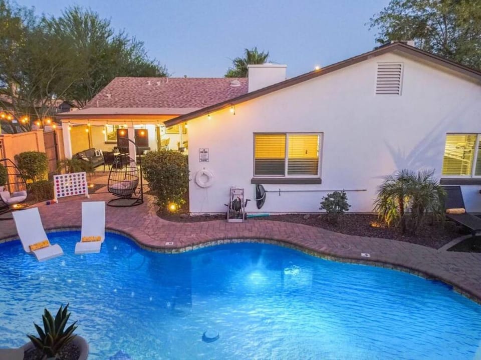 6BRHeated PoolGame RoomHot TubGolf House in Scottsdale