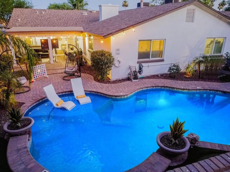 6BRHeated PoolGame RoomHot TubGolf House in Scottsdale