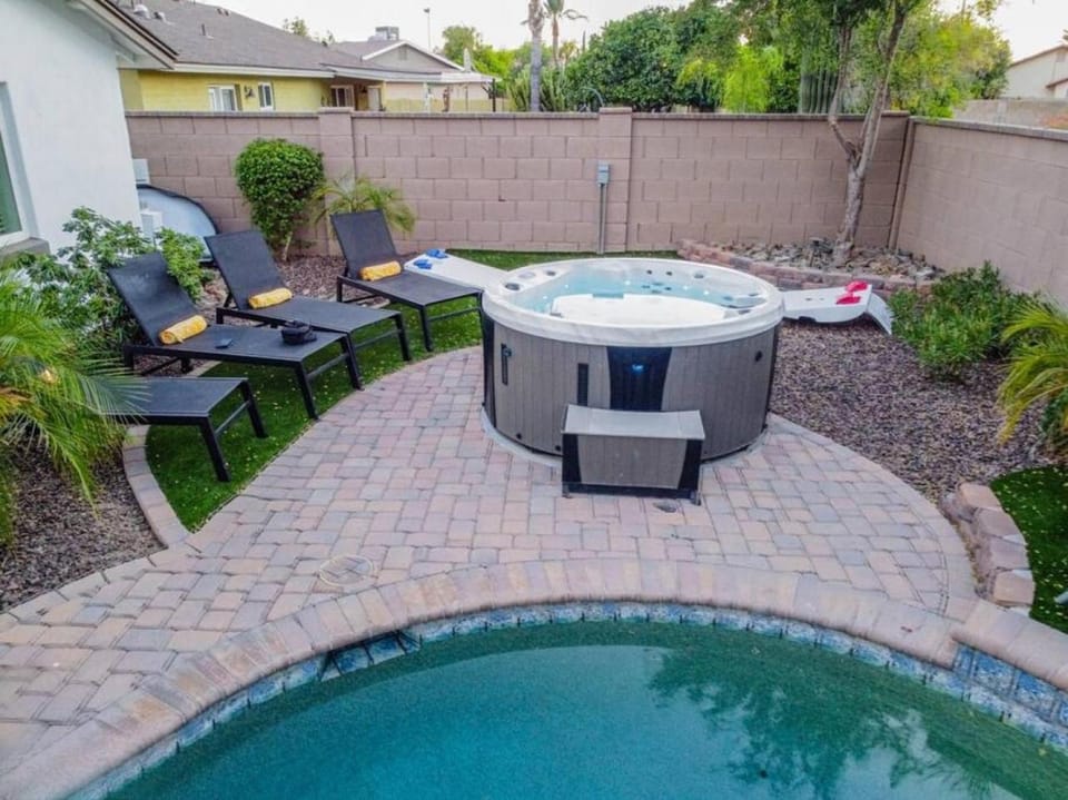 6BRHeated PoolGame RoomHot TubGolf House in Scottsdale