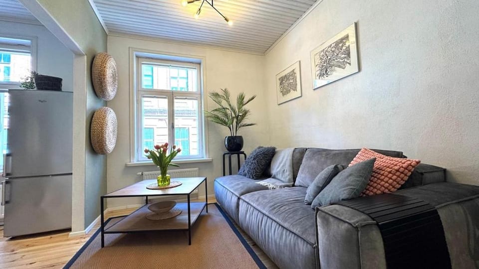 Bed, Living room, Seating area