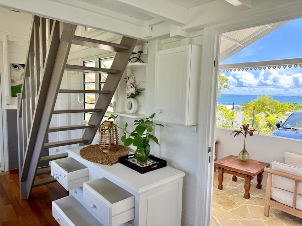 Bungalow à Petit Havre avec jacuzzi et double terrasse Apartment in Le Gosier