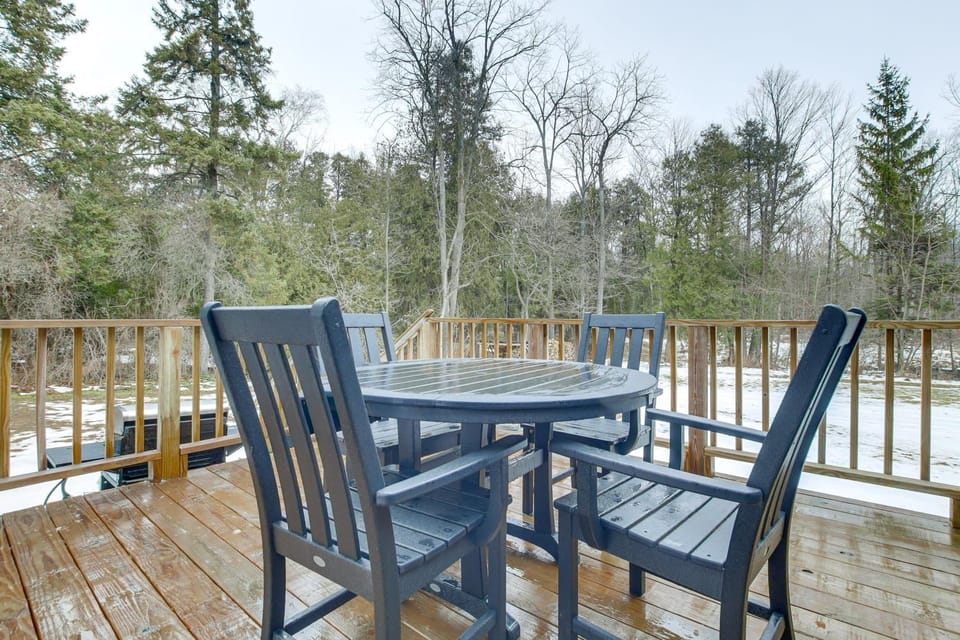 3 Mi to Sister Bay Beach: Family Home w/ Yard House in Door County