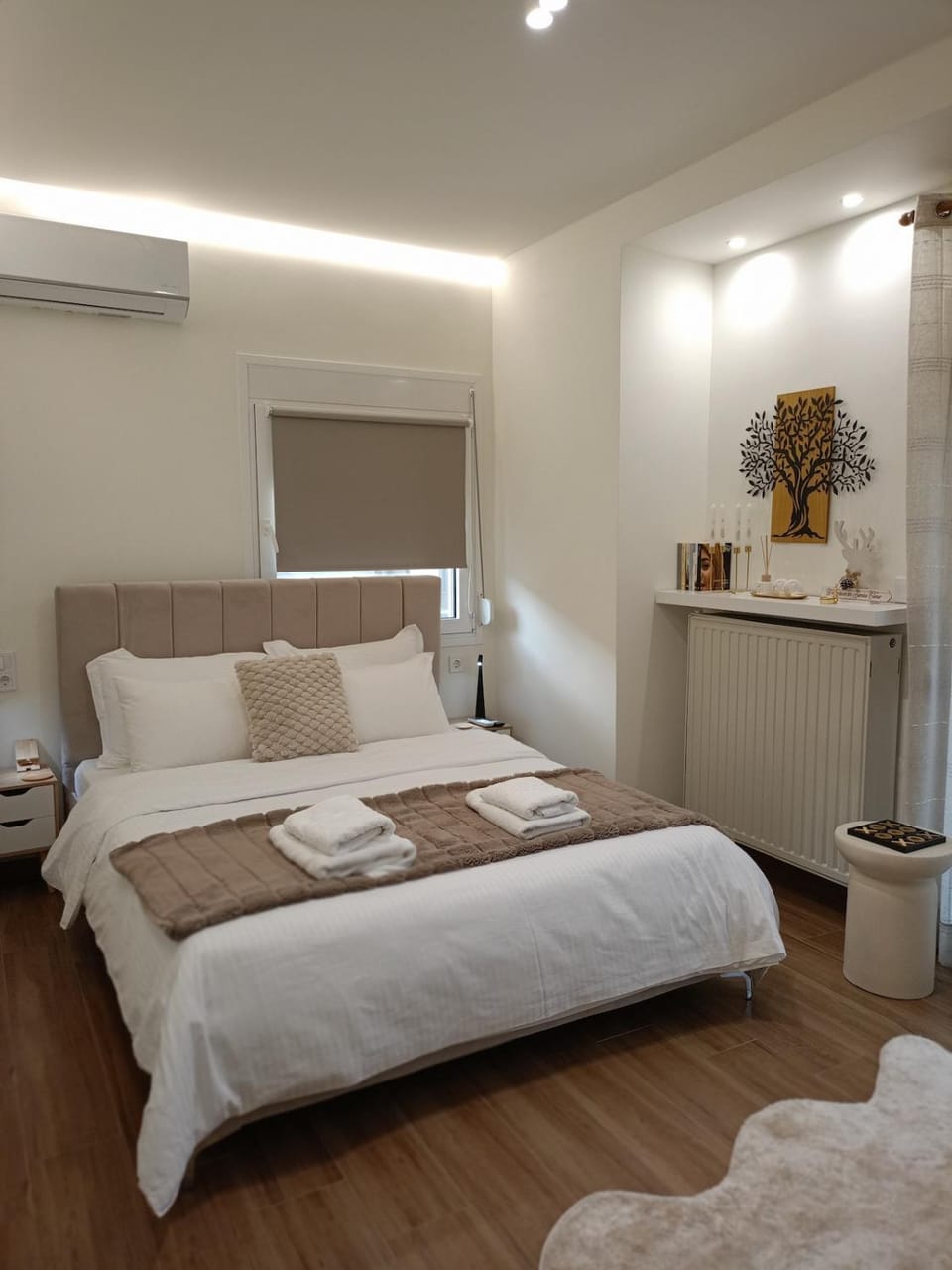 Bed, Photo of the whole room, Bedroom, towels, air conditioner