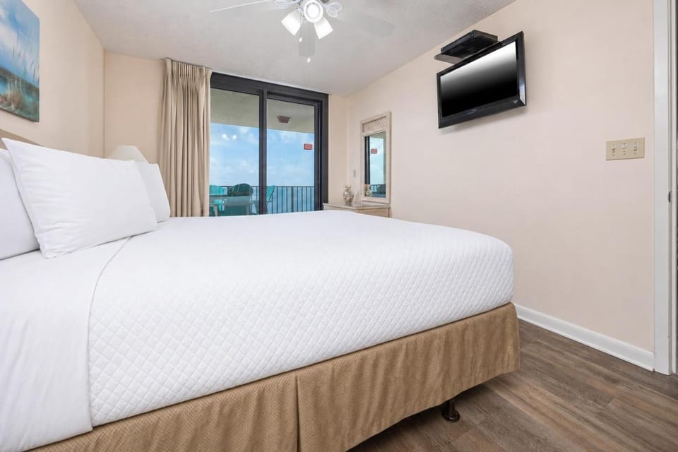 Phoenix East 704 Apartment in Orange Beach