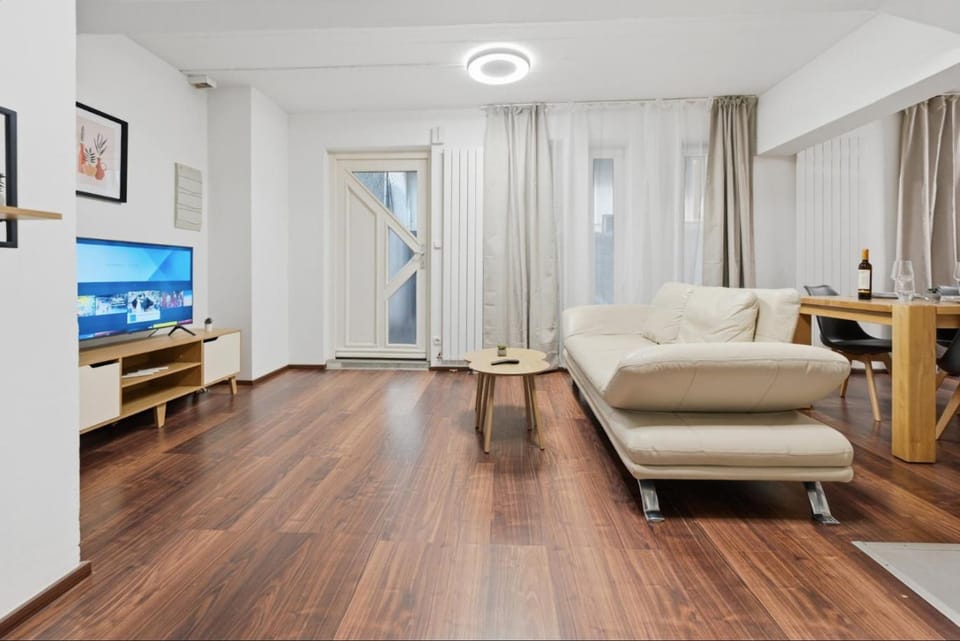 Yello Homes - Tiny Loft - 4 Personen - Flughafen Apartment in Nuremberg