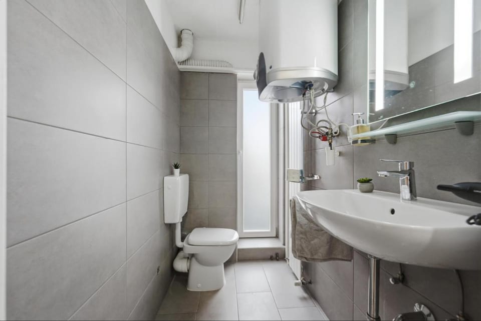 Yello Homes - Tiny Loft - 4 Personen - Flughafen Apartment in Nuremberg