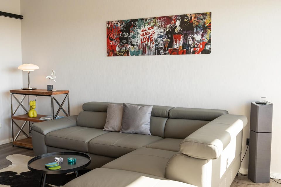 Living room, Photo of the whole room, Seating area
