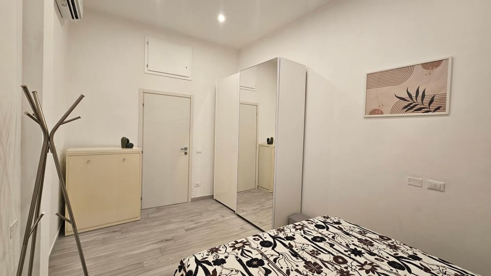 Smart House - Appartamento moderno a Prato con ingresso indipendente, 25min da Firenze Apartment in Prato
