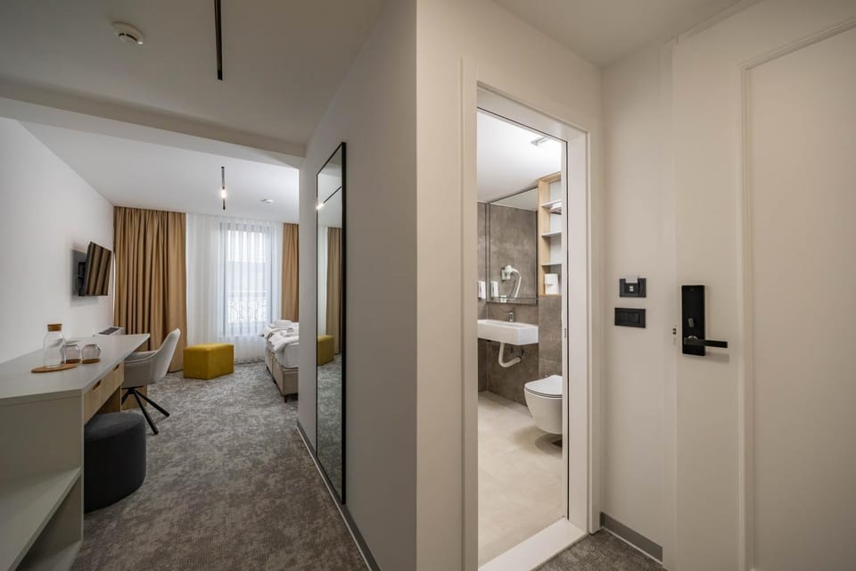 TV and multimedia, Photo of the whole room