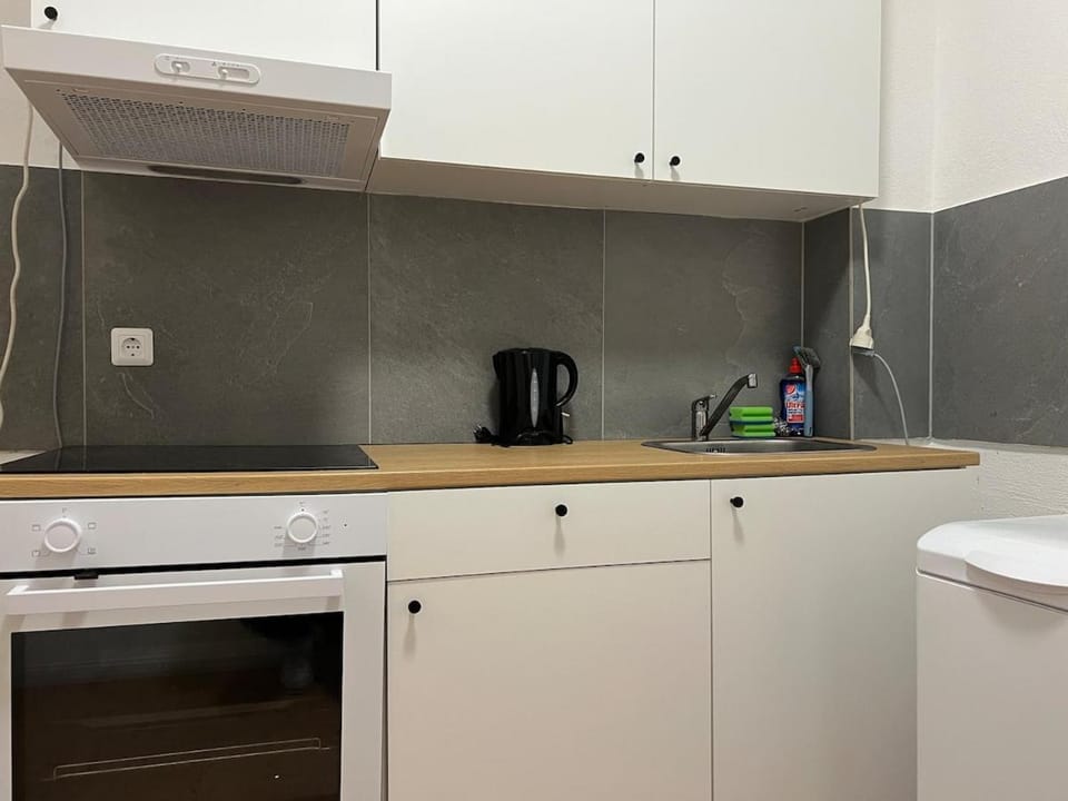 Komfortable Erdgeschosswohnung mit Self-Check-in, WLAN & mehr Apartment in Bremerhaven