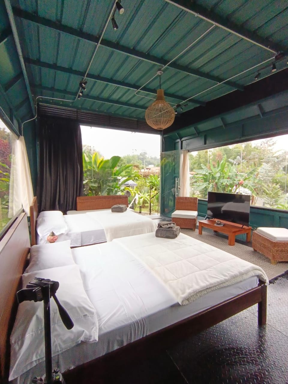 Espectacular Cabaña en vidrio Campground/ 
RV Resort in Risaralda