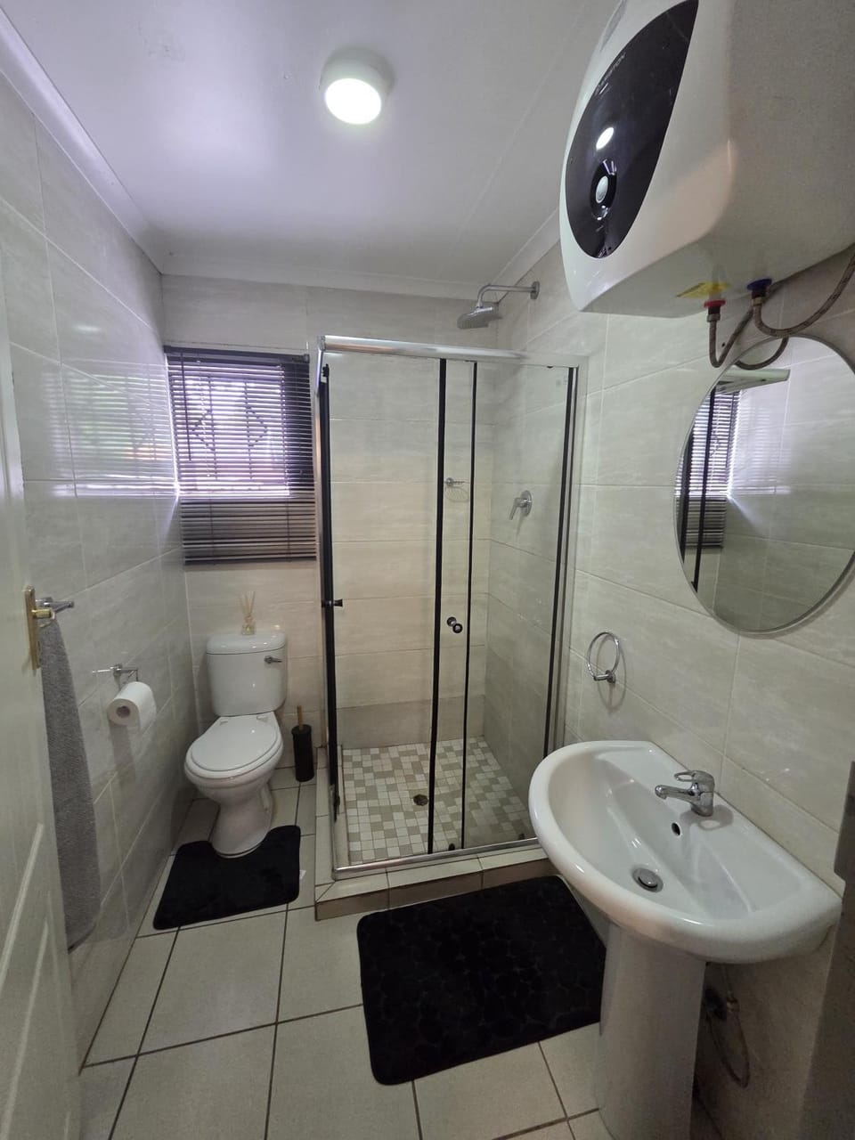 5star check in Pool Access 1BR Kempton Park Apartment in Gauteng